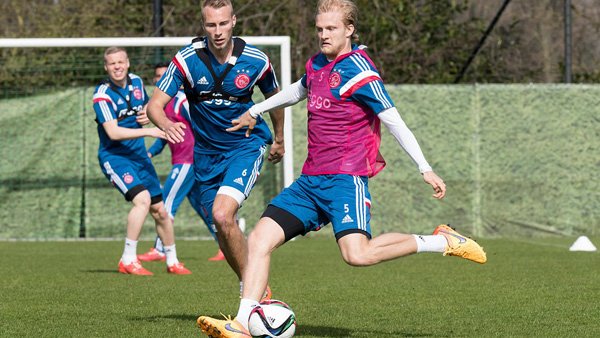 队友在采访 队友在采访