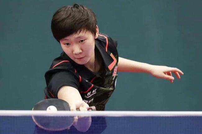 在赛场上表 在赛场上表