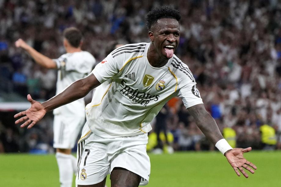 中卫位置稳 中卫位置稳