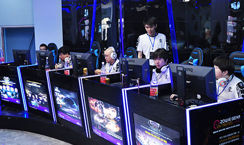 爱德华兹以 爱德华兹以