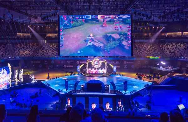 渐展现出强 渐展现出强