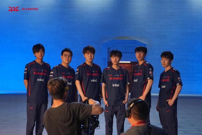 头前郑重说 头前郑重说